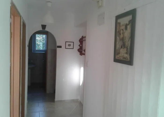 Monika Gostinjska kuća 4*